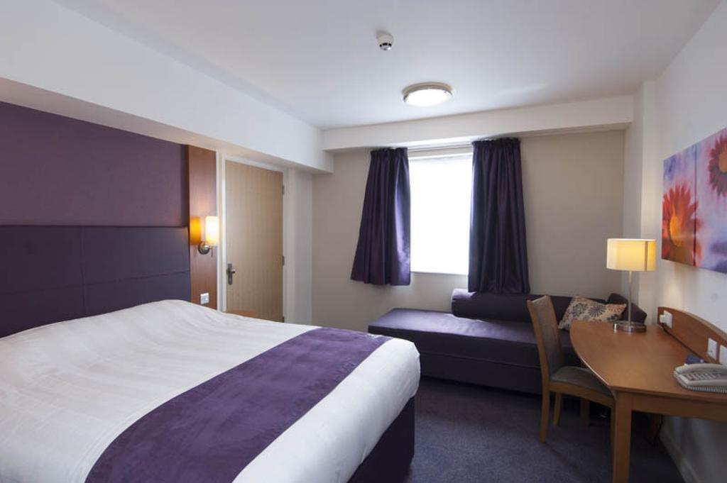 Premier Inn London Euston Exterior foto