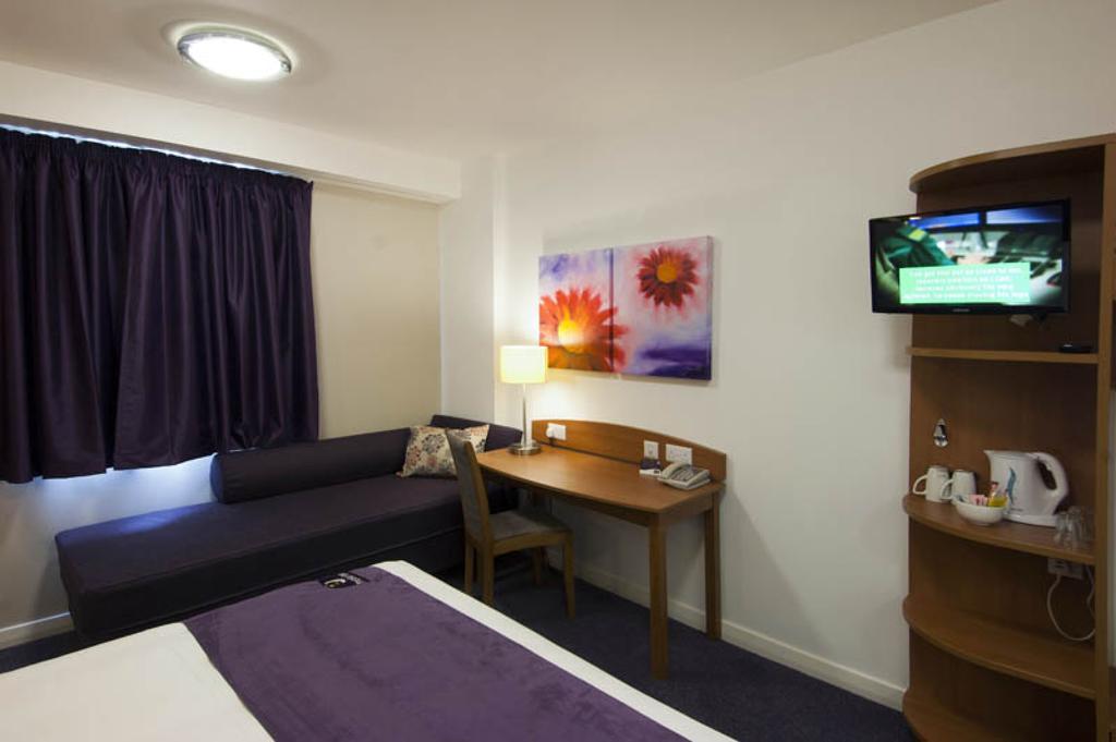 Premier Inn London Euston Exterior foto